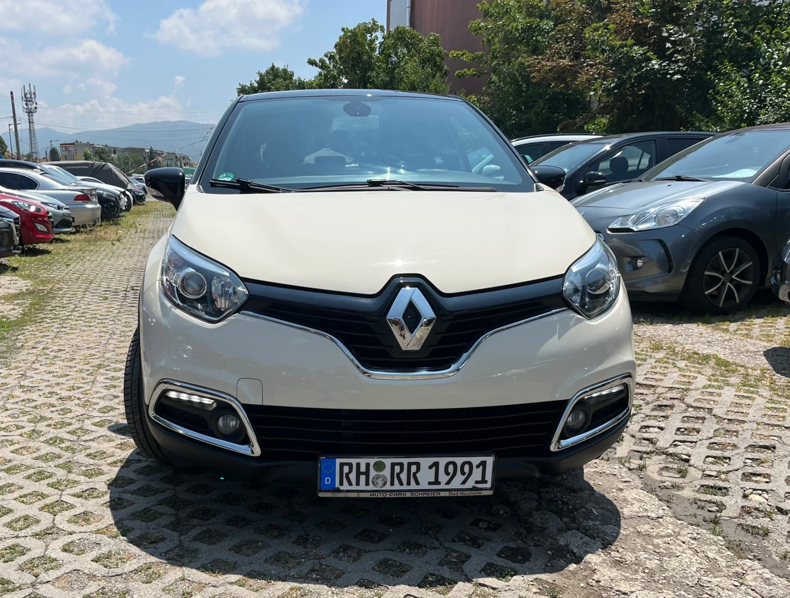 Renault Captur 1.3 АВТОМАТ, снимка 2 - Автомобили и джипове - 55124368