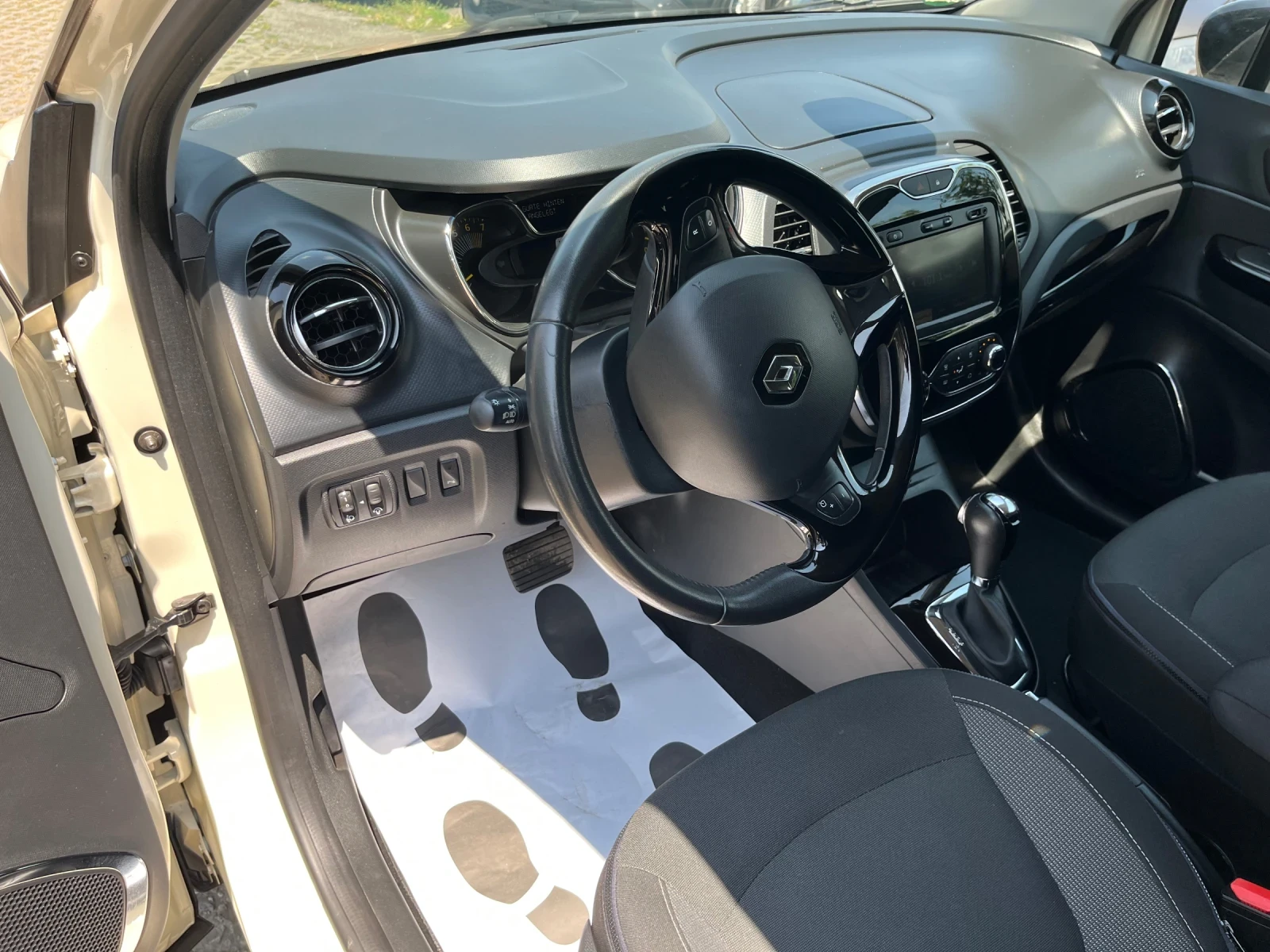 Renault Captur 1.3 АВТОМАТ, снимка 6 - Автомобили и джипове - 55124368