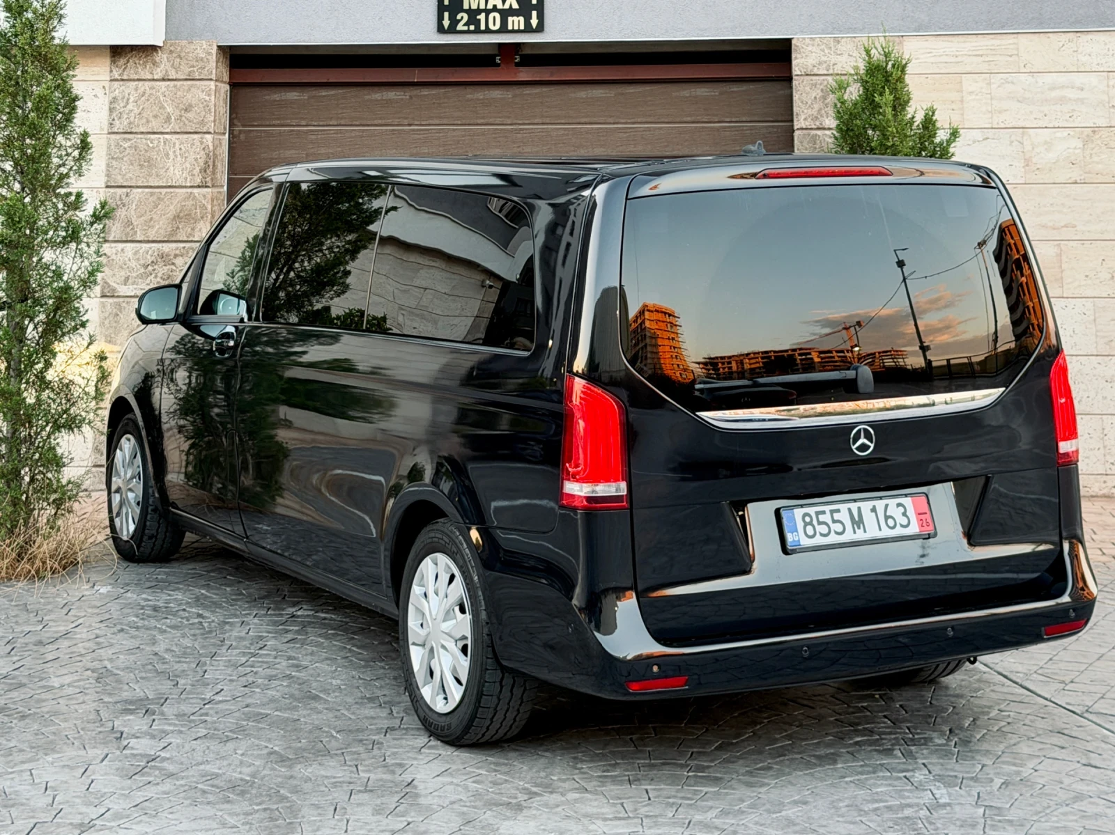 Mercedes-Benz V 300 V250d Extra Long 7+ 1 360 Camera 7G-Tronic ЛИЗИНГ, снимка 5 - Автомобили и джипове - 55287387
