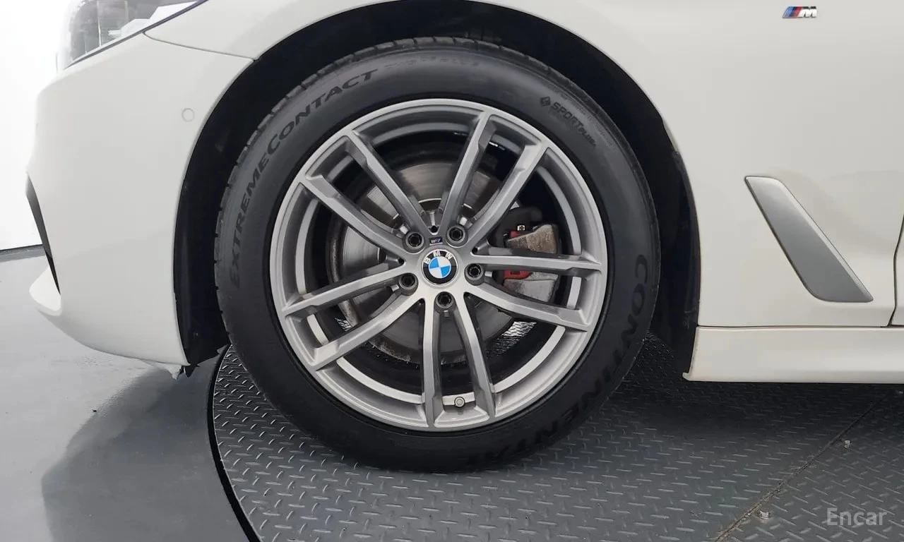 BMW 520 М-ПАКЕТ| ПАНО| ПАМЕТ| HUD| AMBIENT| 360| , снимка 5 - Автомобили и джипове - 55880006