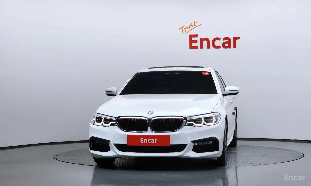 BMW 520 М-ПАКЕТ| ПАНО| ПАМЕТ| HUD| AMBIENT| 360| , снимка 3 - Автомобили и джипове - 55880006