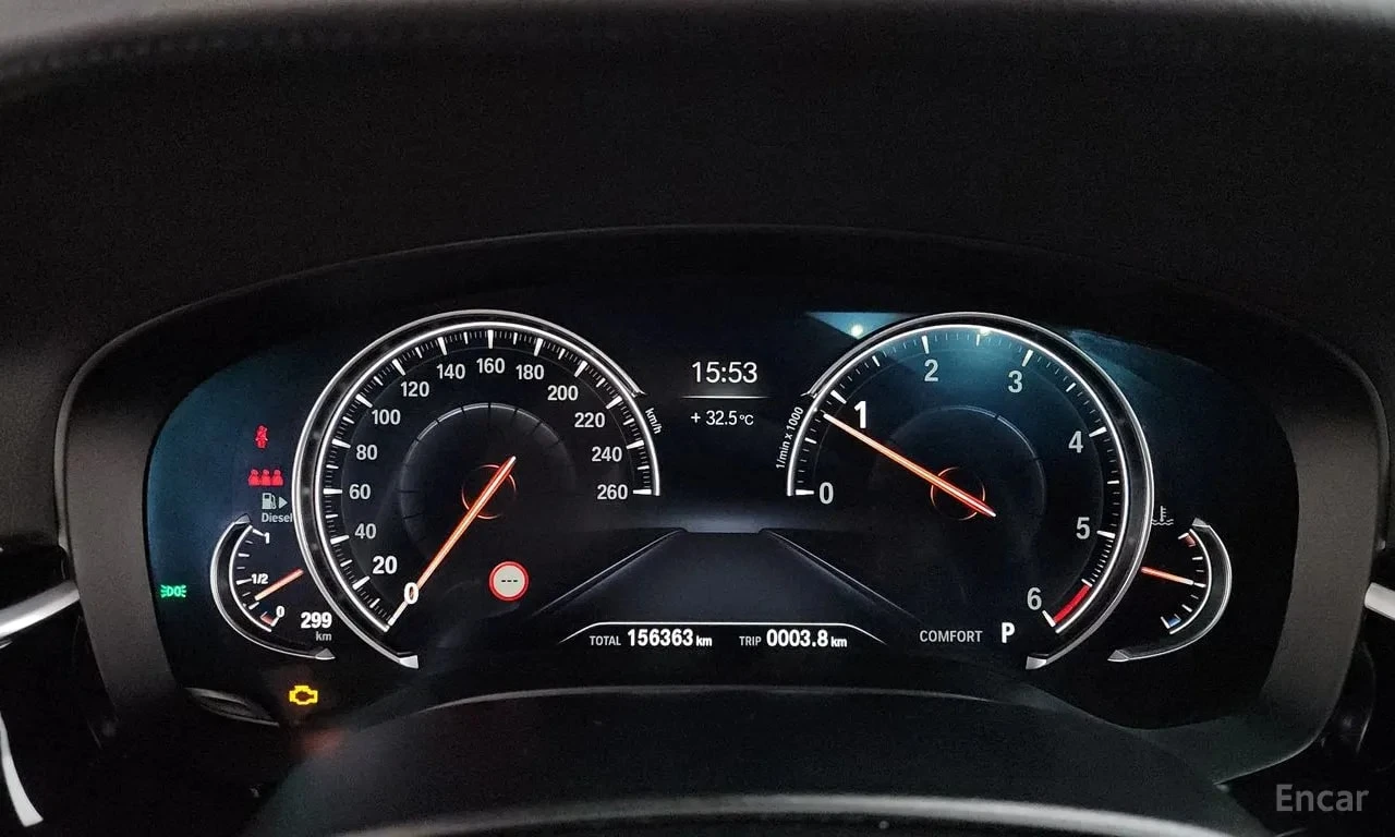 BMW 520 М-ПАКЕТ| ПАНО| ПАМЕТ| HUD| AMBIENT| 360| , снимка 8 - Автомобили и джипове - 55880006