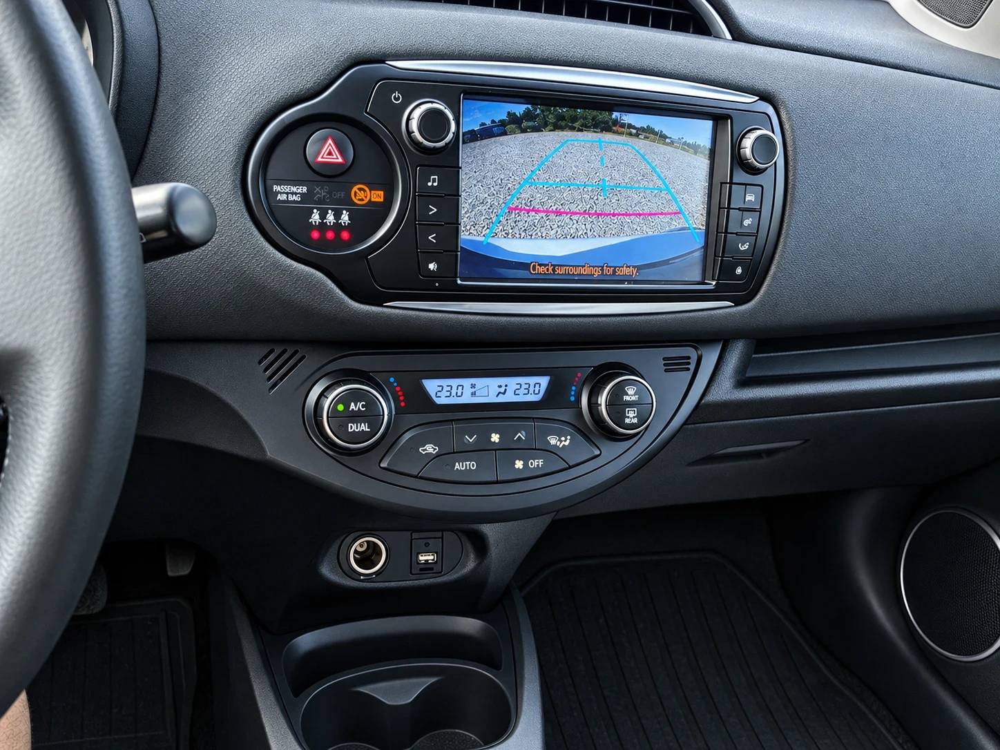 Toyota Yaris 1.5 E-CVT  Aut.  ����� ���� | Mobile.bg � ����������� 12