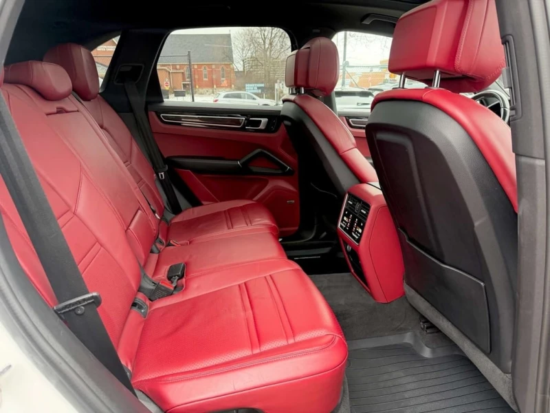 Porsche Cayenne  * CARFAX * БЕЗ ПЪРВОНАЧАЛНА ВНОСКА, снимка 16 - Автомобили и джипове - 53102764