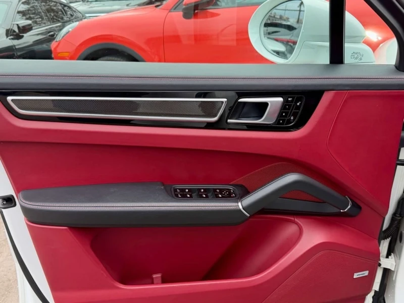 Porsche Cayenne  * CARFAX * БЕЗ ПЪРВОНАЧАЛНА ВНОСКА, снимка 10 - Автомобили и джипове - 53102764