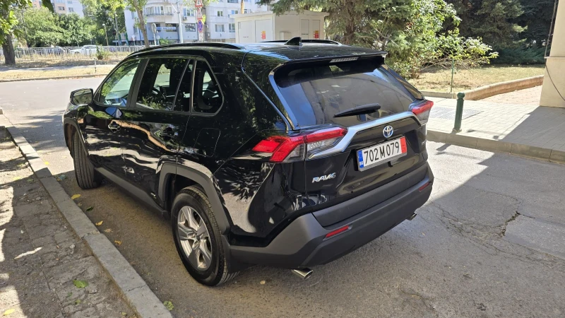 Toyota Rav4 LE, снимка 8 - Автомобили и джипове - 53503140