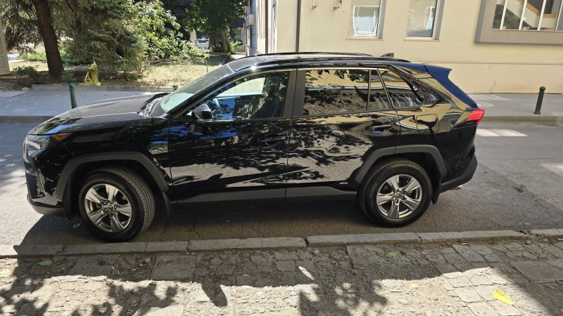 Toyota Rav4 LE, снимка 4 - Автомобили и джипове - 53503140