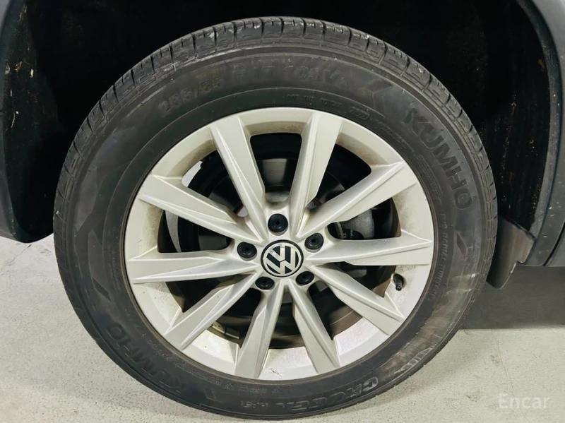 VW Tiguan, снимка 6 - Автомобили и джипове - 53530130