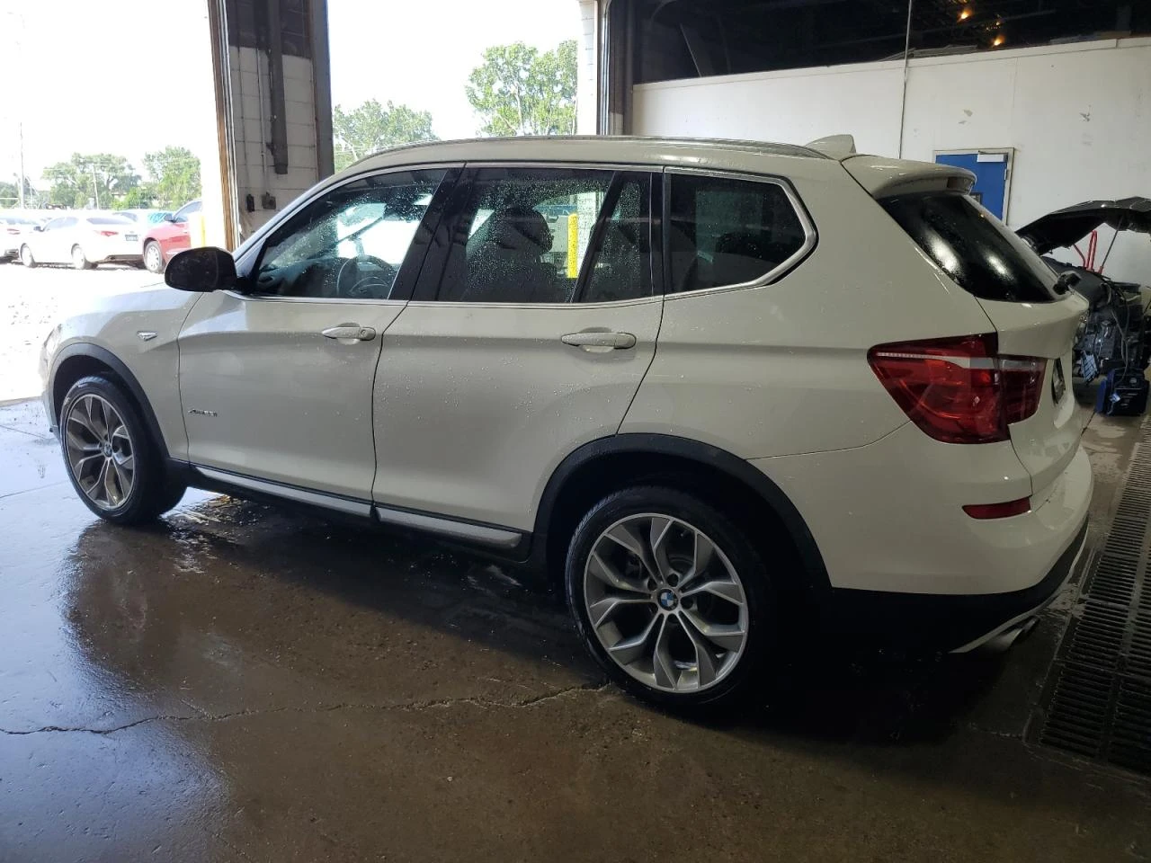 BMW X3 XDRIVE28I - изображение 2