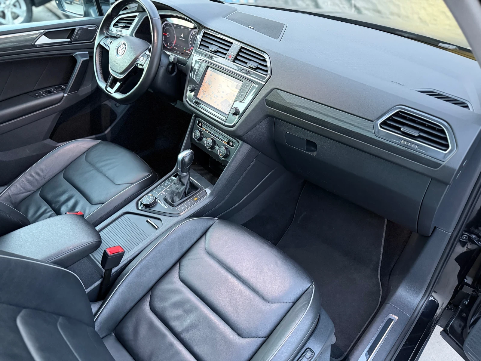 VW Tiguan 2.0TDI 190* R-LINE* 4MOTION* 360* PANO* DYNAUDIO*  - изображение 9