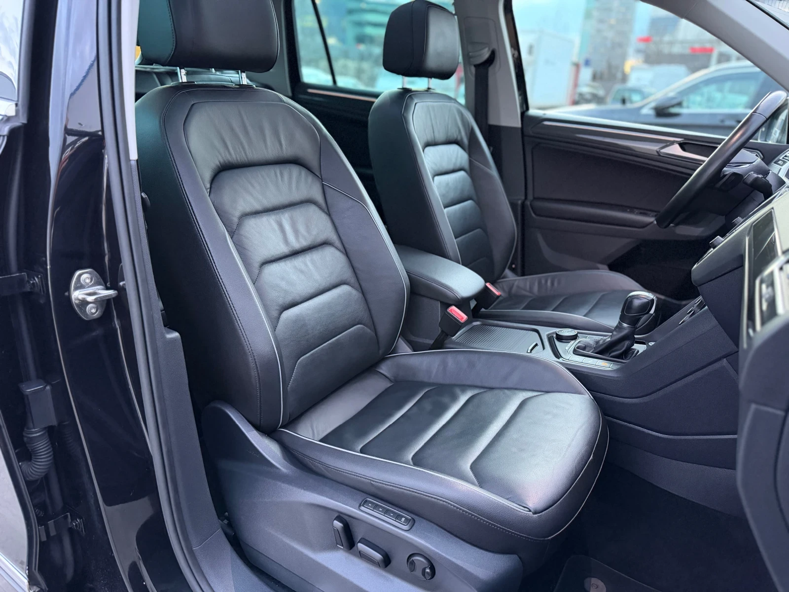 VW Tiguan 2.0TDI 190* R-LINE* 4MOTION* 360* PANO* DYNAUDIO*  | Mobile.bg � ����������� 11