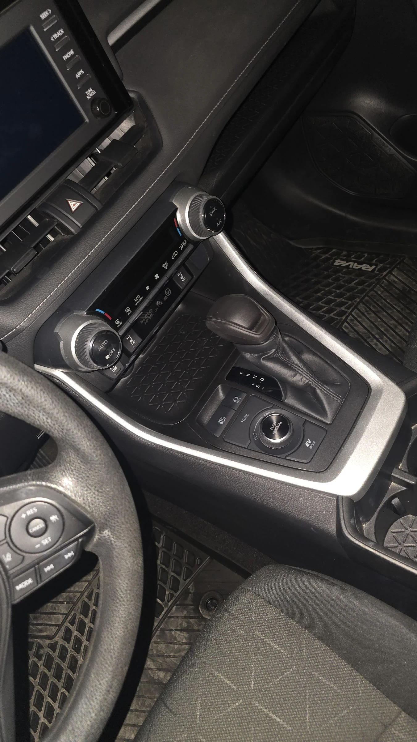 Toyota Rav4 LE, снимка 15 - Автомобили и джипове - 53613572