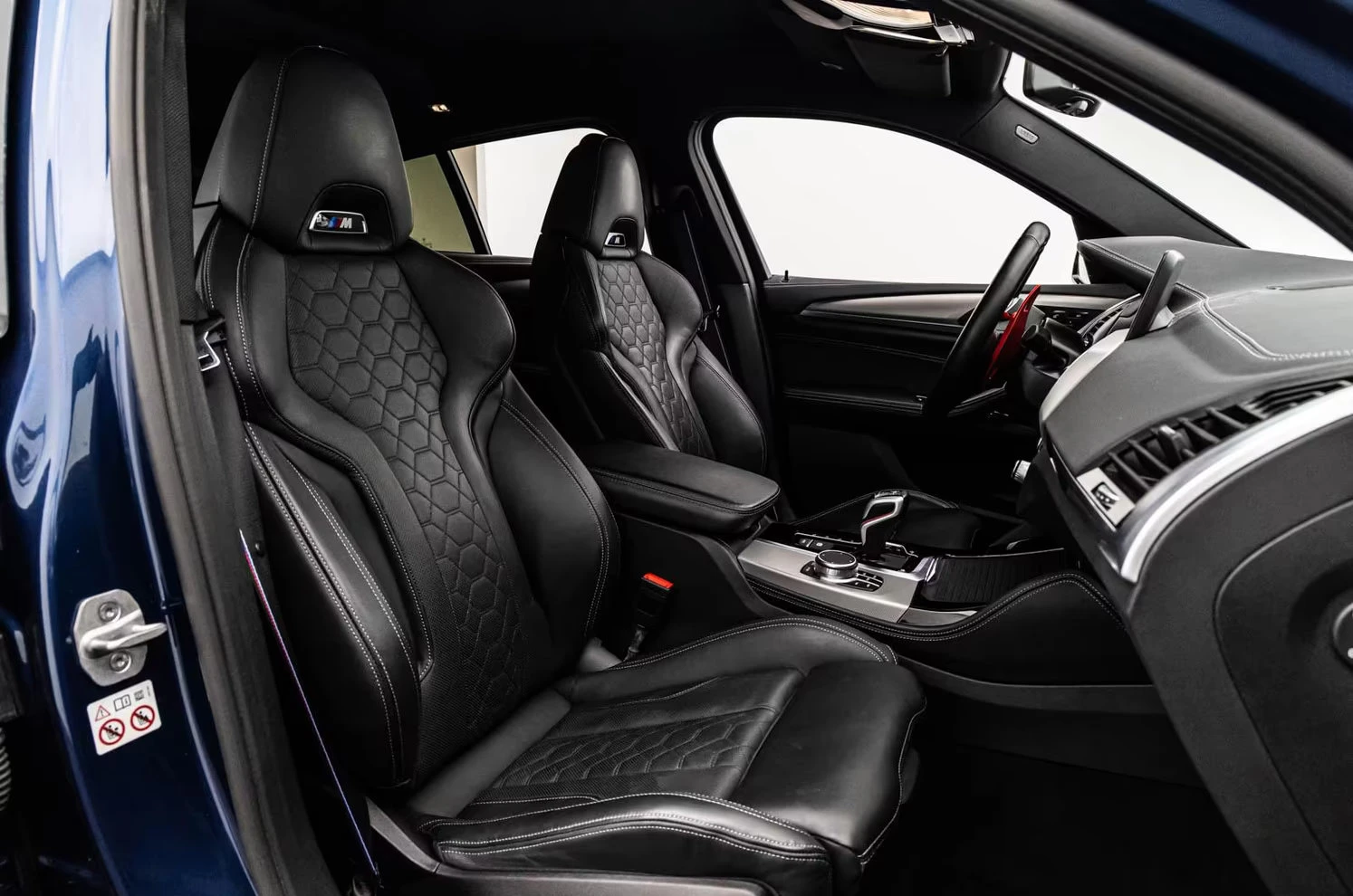 BMW X4 COMPETITION/510HP/PANO/SHADOW/HUD/H&K/EDITION/350z, снимка 14 - Автомобили и джипове - 54354255