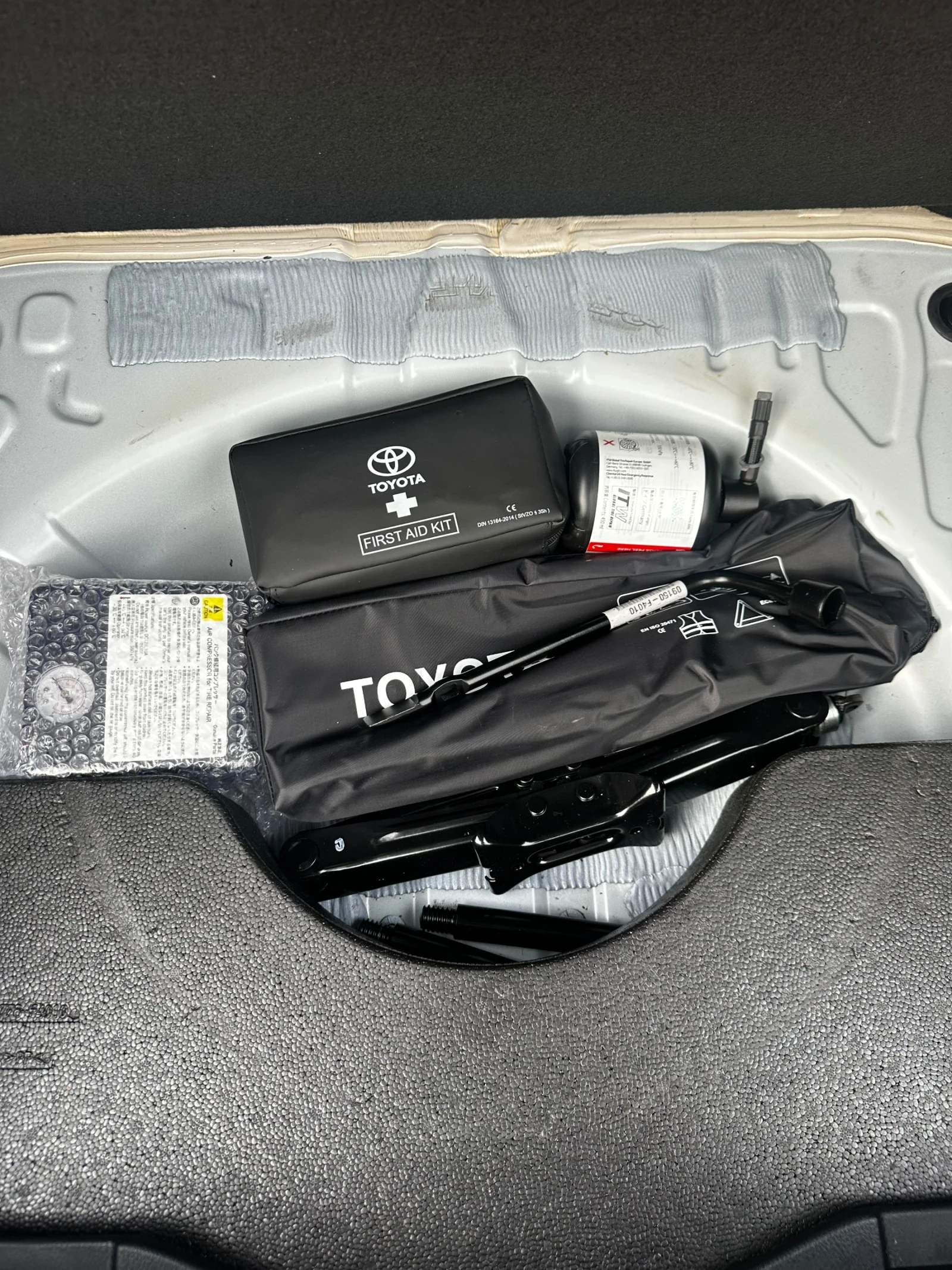 Toyota C-HR, снимка 10 - Автомобили и джипове - 54825478