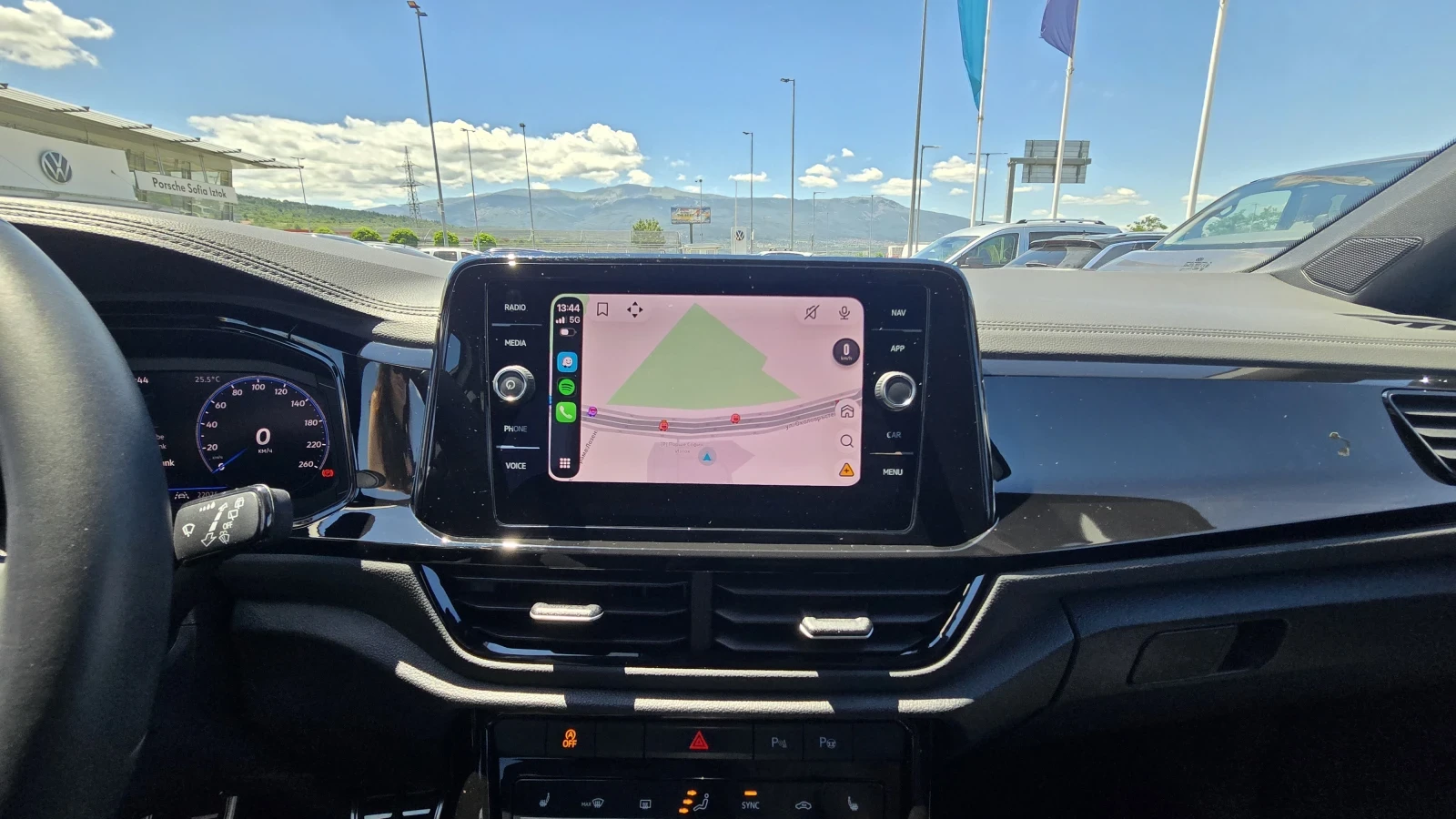 VW T-Roc R-Line 1.5 TSI DSG, снимка 9 - Автомобили и джипове - 55278181
