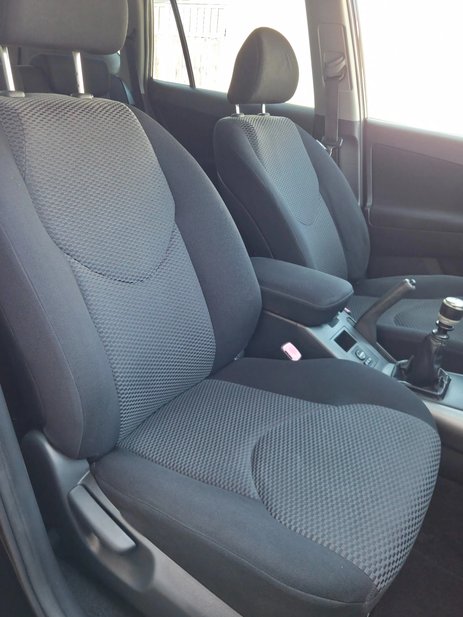 Toyota Rav4 2.2D4D 4x4 136к.с. ОТЛИЧНА, снимка 6 - Автомобили и джипове - 55775810