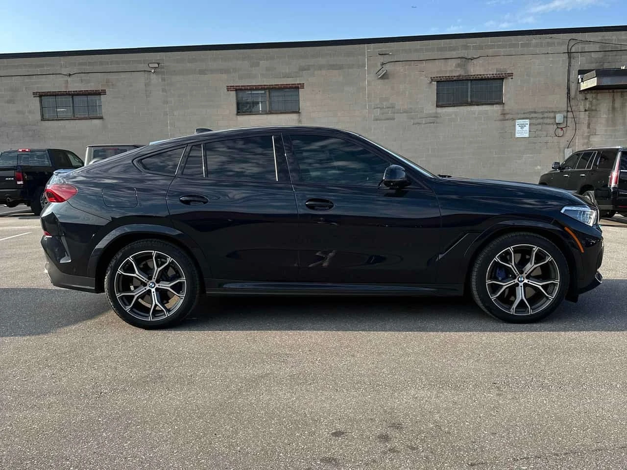 BMW X6 * xDrive40i * АВТОКРЕДИТ БЕЗ ПЪРВОНАЧАЛНА ВНОСКА* , снимка 3 - Автомобили и джипове - 56172166