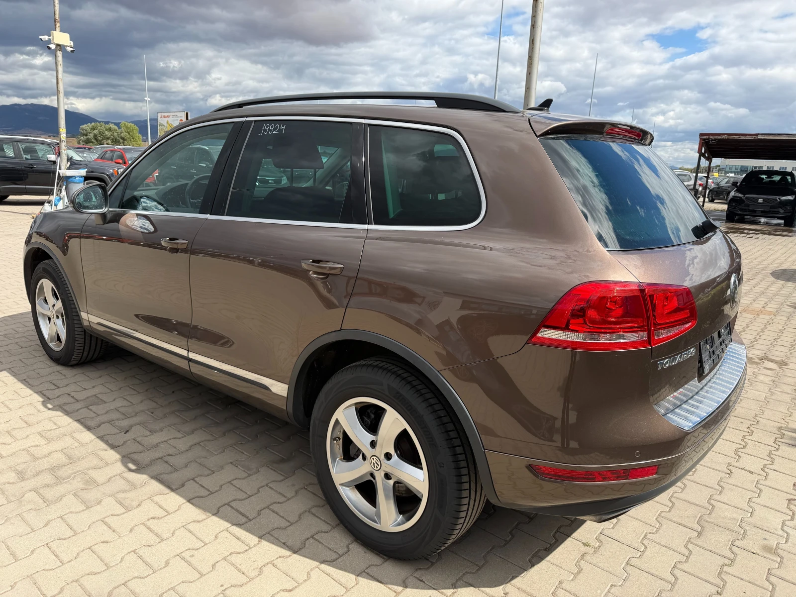 VW Touareg 3.0TDI AVTOMAT/NAVI/KOJA EURO 5, снимка 8 - Автомобили и джипове - 56197942
