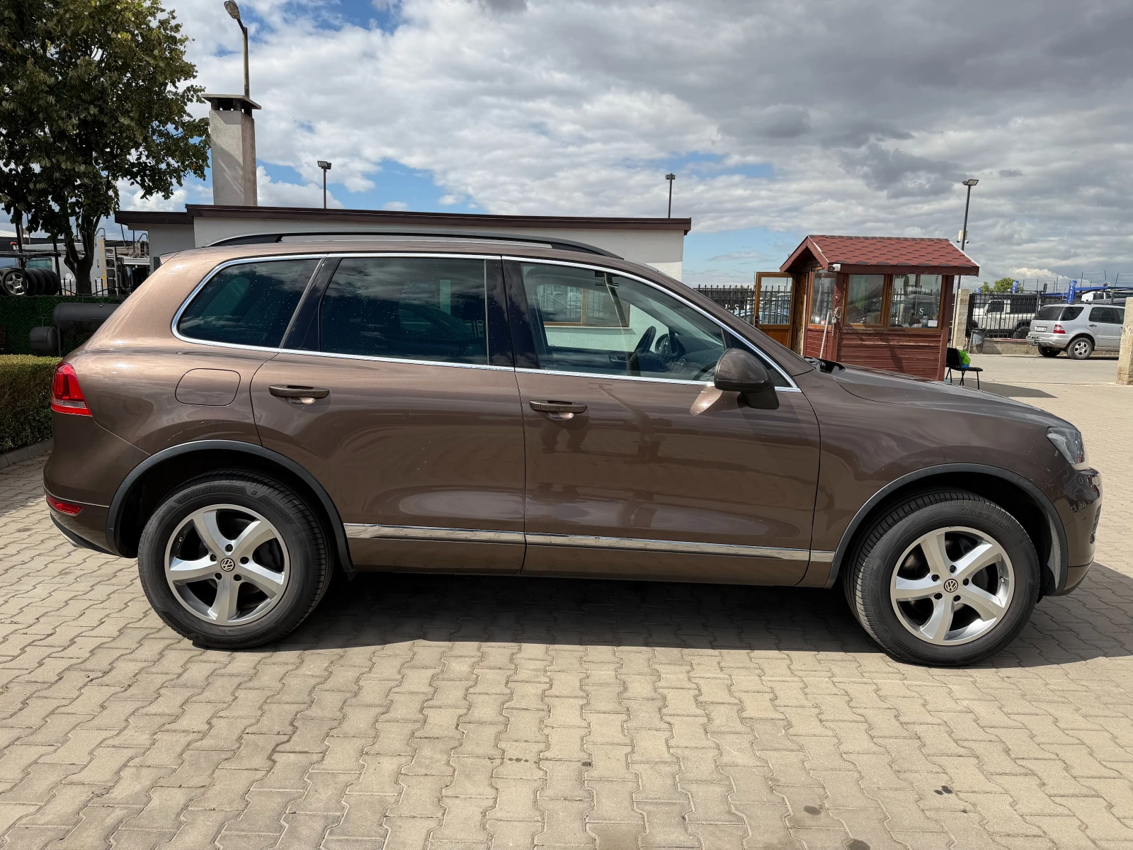 VW Touareg 3.0TDI AVTOMAT/NAVI/KOJA EURO 5, снимка 5 - Автомобили и джипове - 56197942