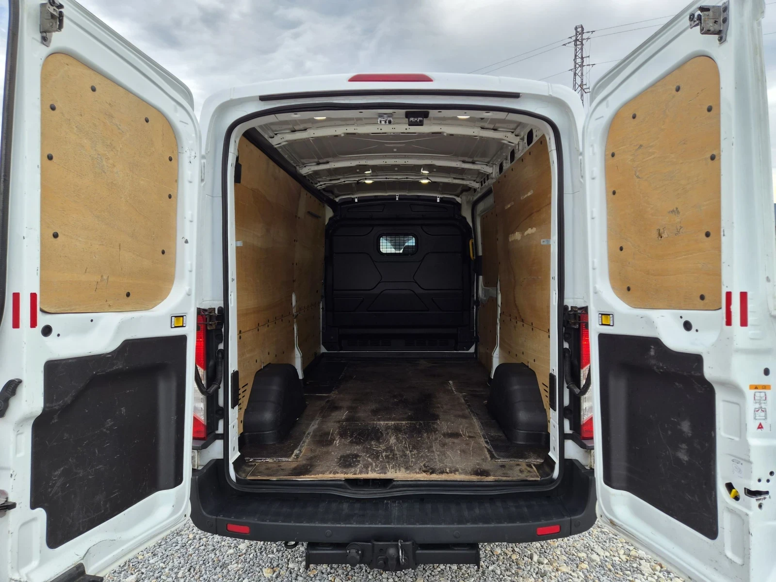 Ford Transit 2.0 TDCi, Климатик, Евро 6, снимка 12 - Бусове и автобуси - 55192228