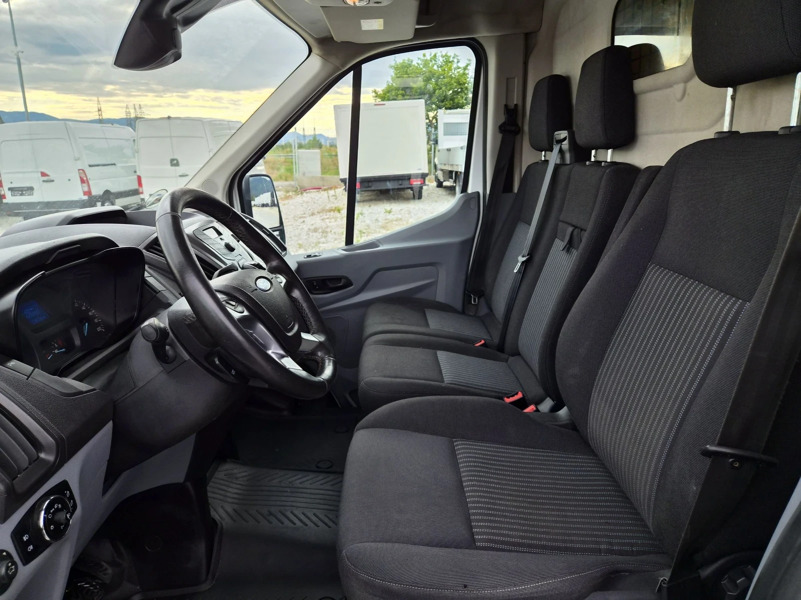 Ford Transit 2.0 TDCi, Климатик, Евро 6, снимка 8 - Бусове и автобуси - 55192228