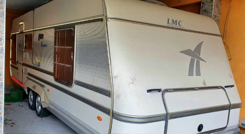 Каравана LMC Lord Exquisit, снимка 9 - Каравани и кемпери - 53004880