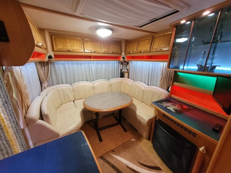 Каравана LMC Lord Exquisit, снимка 4 - Каравани и кемпери - 53004880