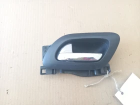 Дръжка врата задна лява вътрешна Пежо 5008 (с)