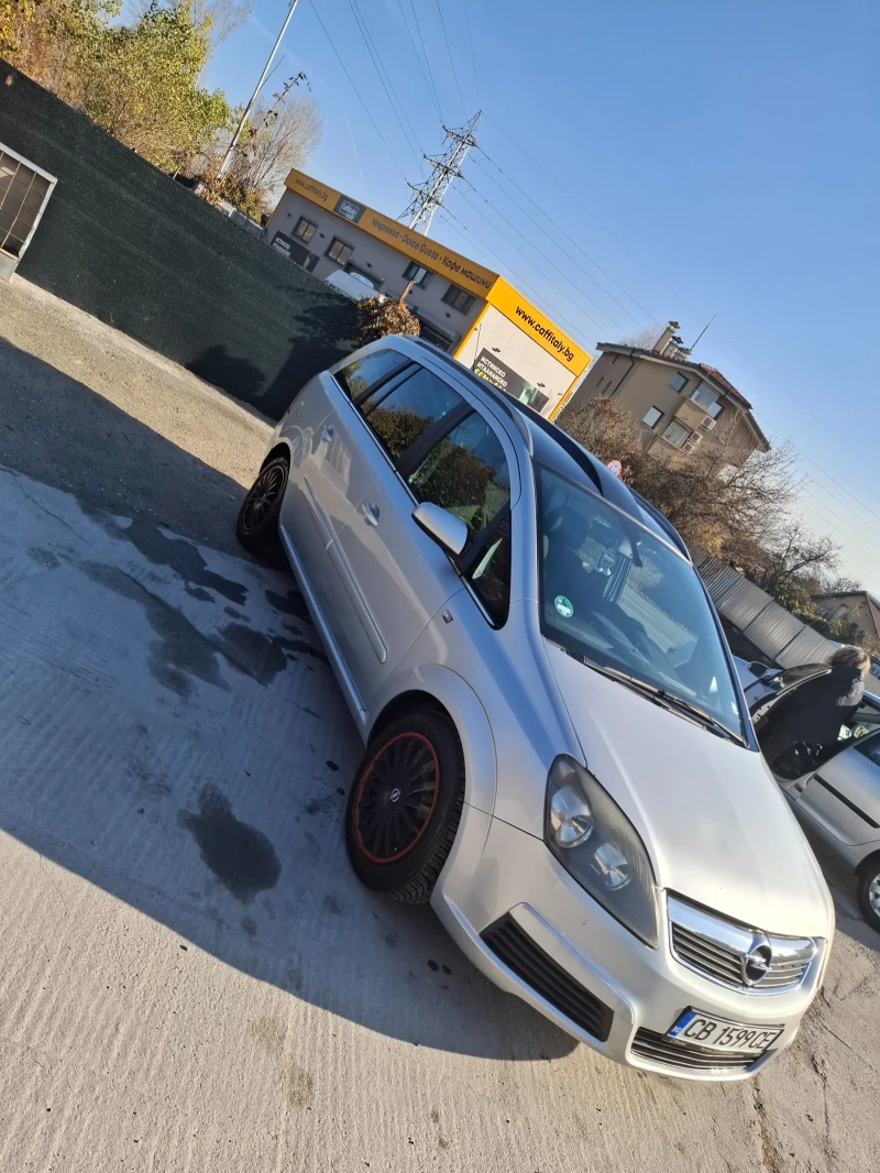 Opel Zafira 1.9 cdti, снимка 4 - Автомобили и джипове - 48031245