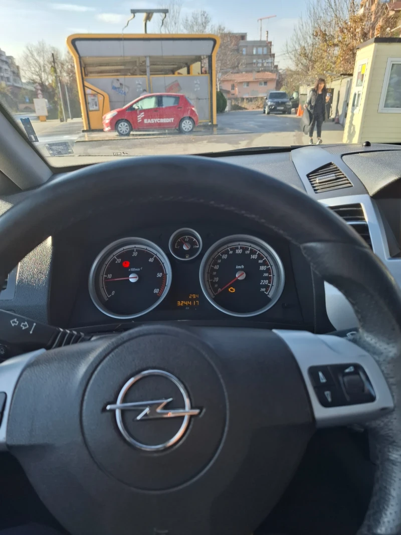 Opel Zafira 1.9 cdti, снимка 11 - Автомобили и джипове - 48031245