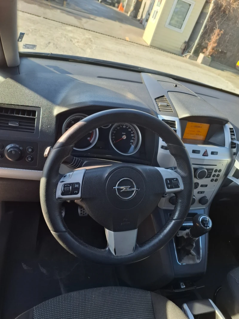 Opel Zafira 1.9 cdti, снимка 10 - Автомобили и джипове - 48031245