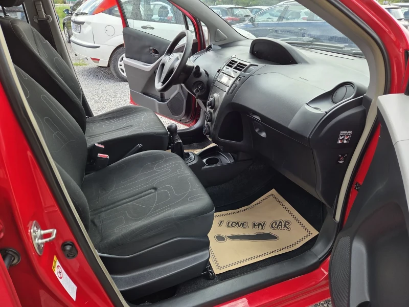 Toyota Yaris 1.0i GPL, снимка 8 - Автомобили и джипове - 51612944