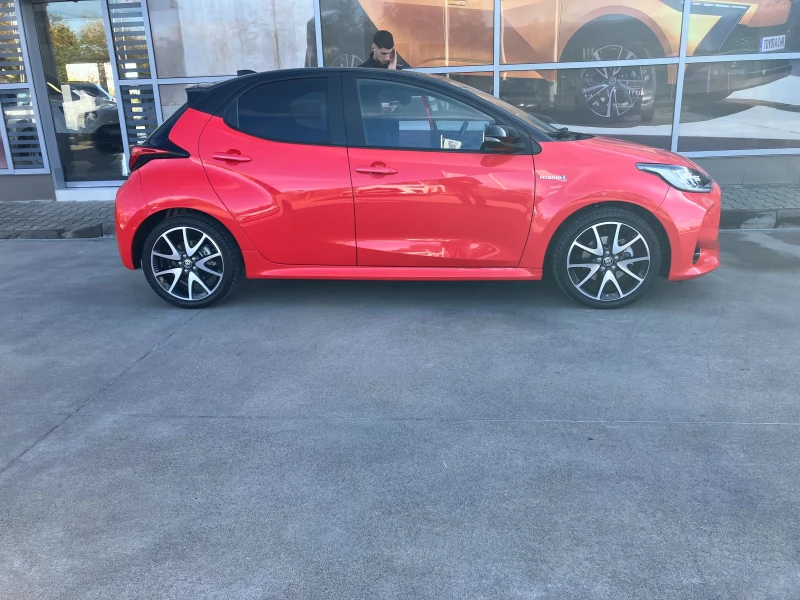 Toyota Yaris цена до 21.12, снимка 9 - Автомобили и джипове - 52450163