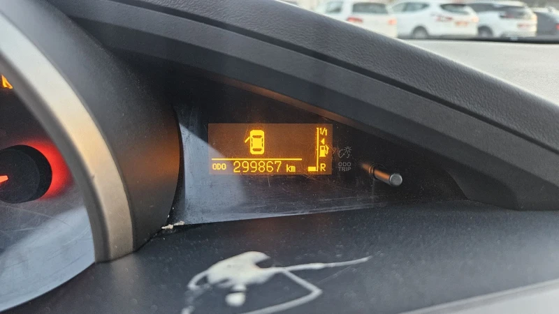 Toyota Corolla verso 1.8 ГАЗ.ИНЖ..PANORAMA , снимка 16 - Автомобили и джипове - 52425868