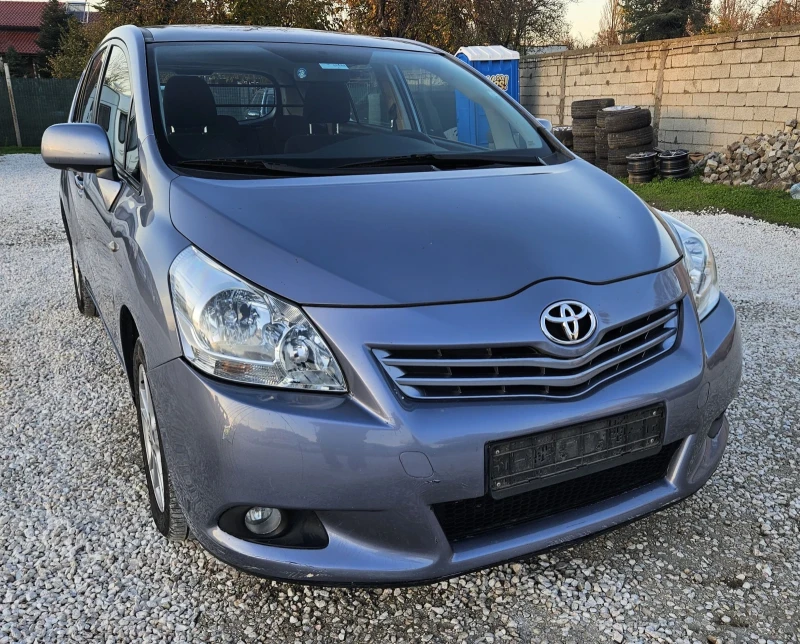 Toyota Corolla verso 1.8 ГАЗ.ИНЖ..PANORAMA 