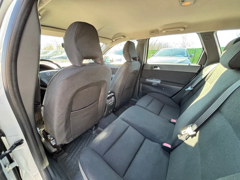 Volvo V50 1.6D/6 СКОРОСТИ/КЛИМАТРОНИК, снимка 9 - Автомобили и джипове - 52533907
