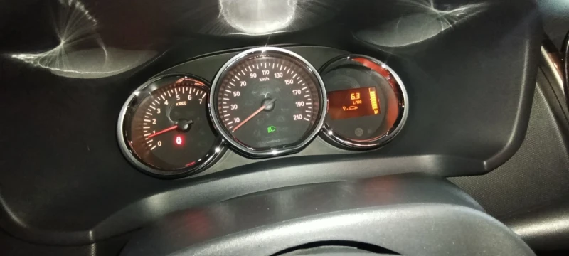 Dacia Logan, снимка 11 - Автомобили и джипове - 52633908