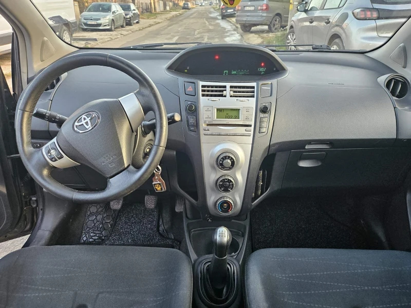 Toyota Yaris, снимка 9 - Автомобили и джипове - 52794195