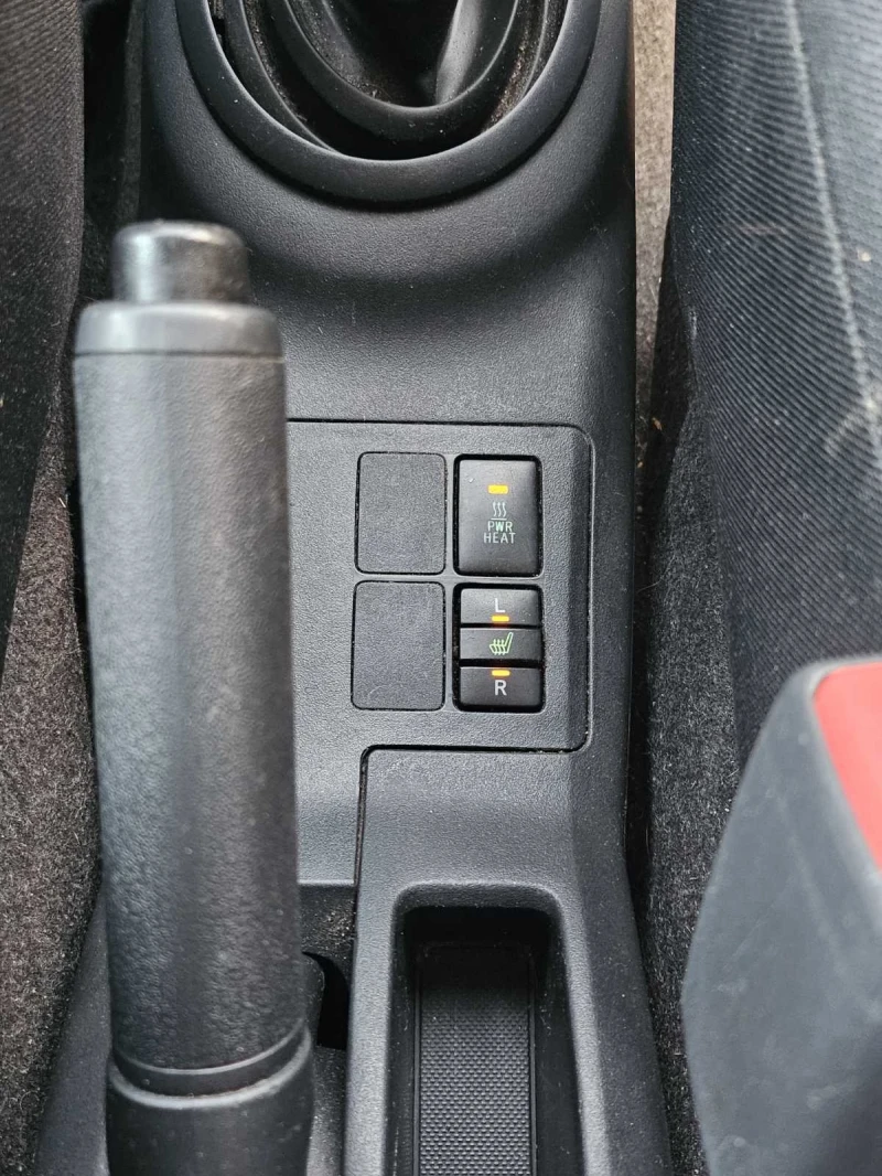 Toyota Yaris, снимка 6 - Автомобили и джипове - 52794195