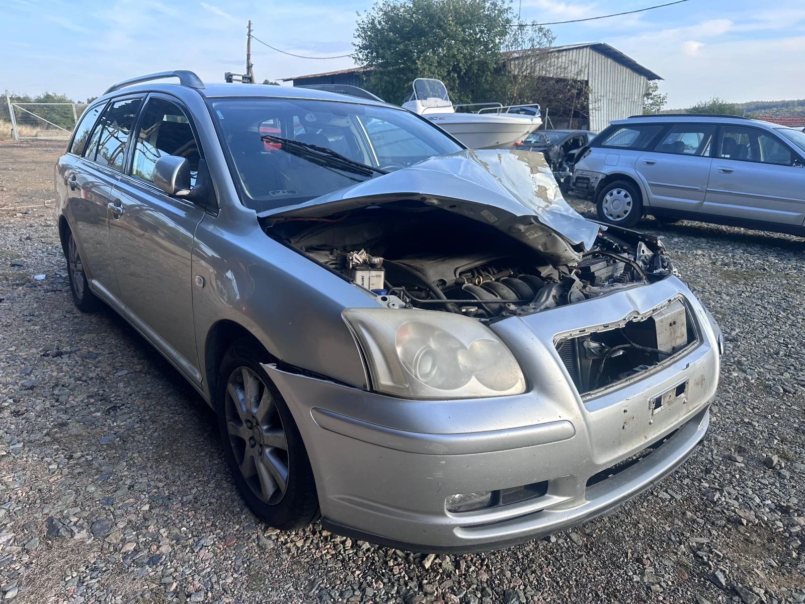 Toyota Avensis 1.8 НА ЧАСТИ, снимка 1