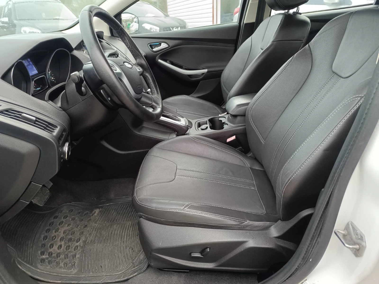 Ford Focus 2.0 Автомат | Mobile.bg — изображение 13