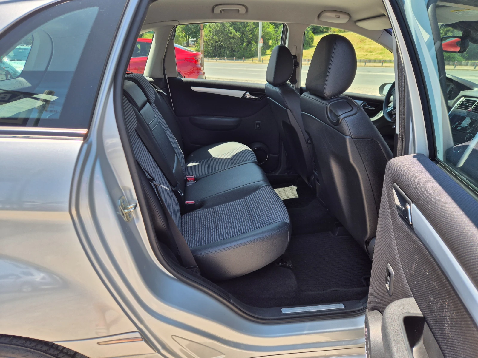 Mercedes-Benz B 200 2.0i 200кс - изображение 10