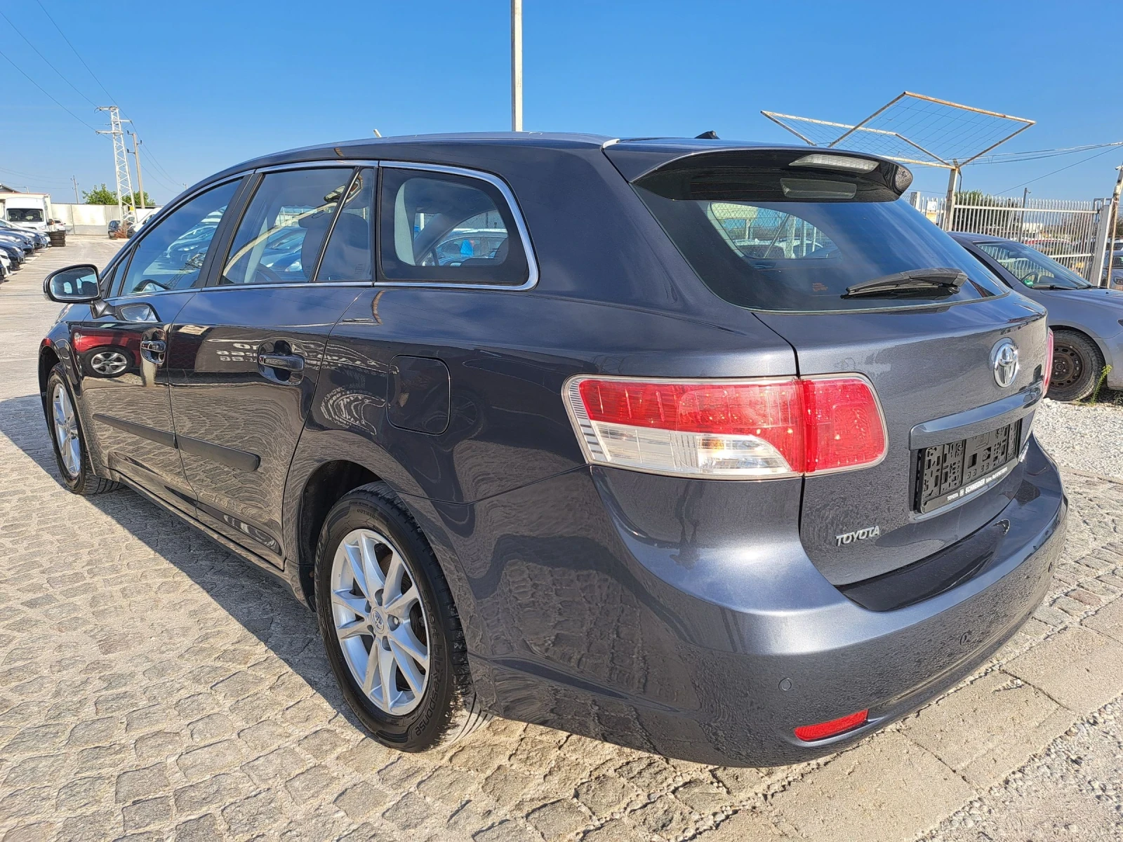 Toyota Avensis 1.8i/НАВИ/КАМЕРА/180000КМ - изображение 3