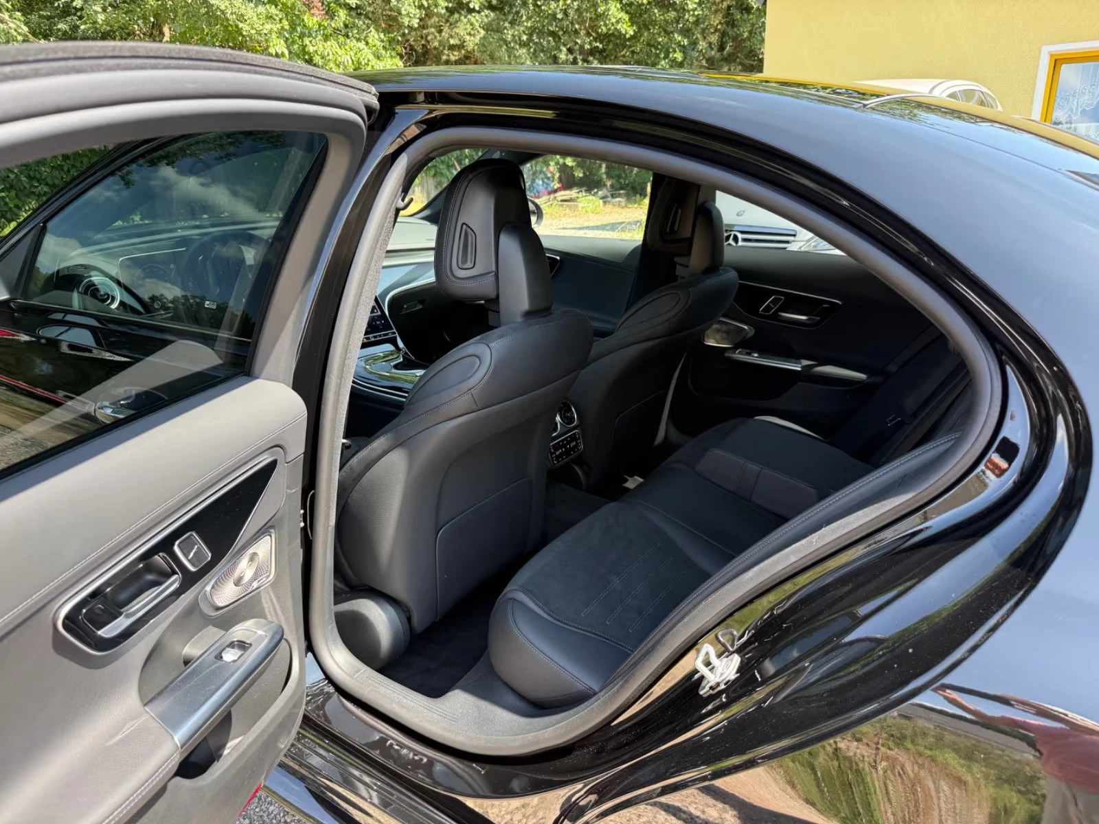 Mercedes-Benz C 300 LIM./265HP/AMG-LINE/MEMORY/HEAD-UP/CARPLAY/760f | Mobile.bg   11