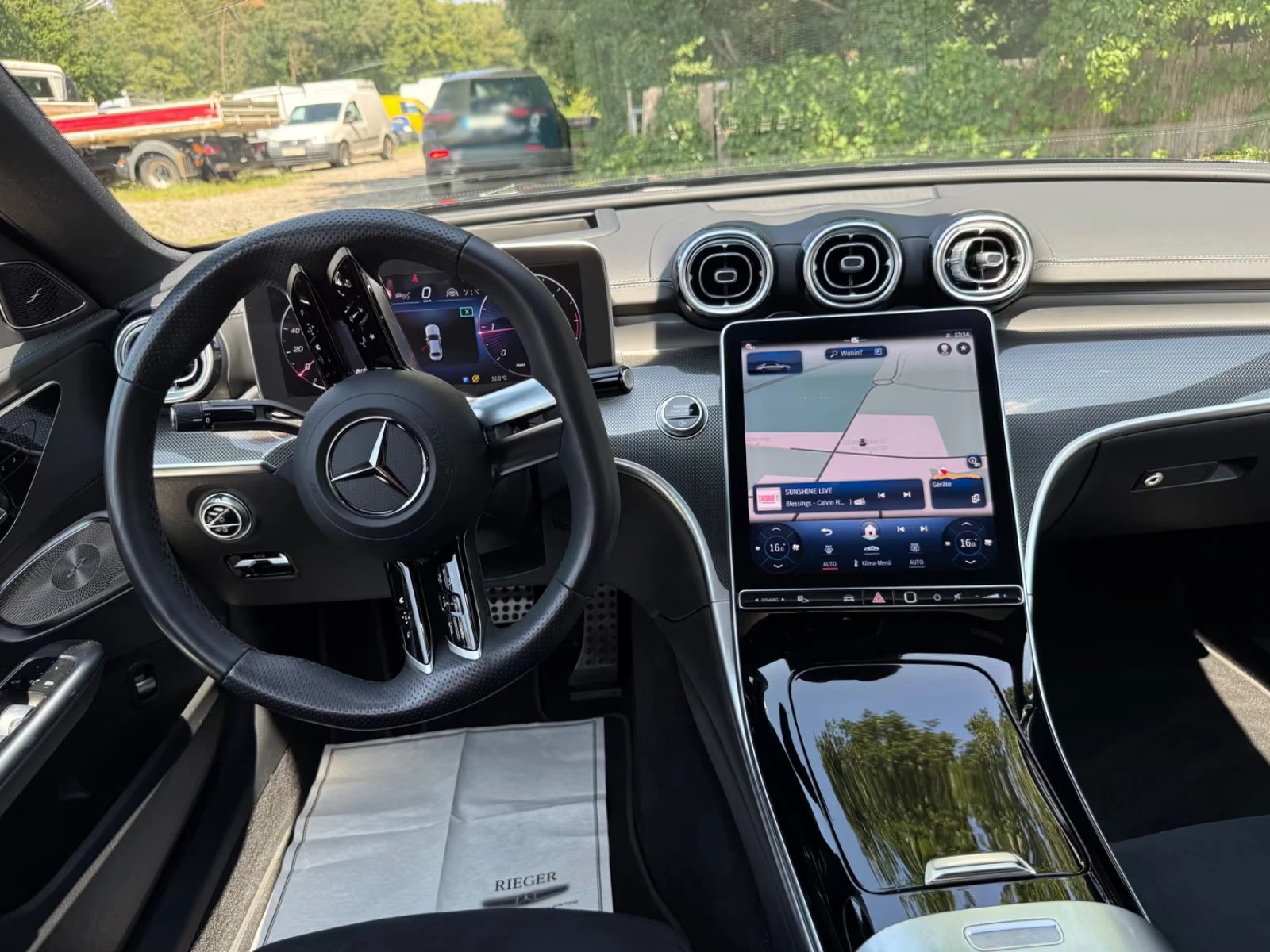 Mercedes-Benz C 300 LIM./265HP/AMG-LINE/MEMORY/HEAD-UP/CARPLAY/760f - изображение 8
