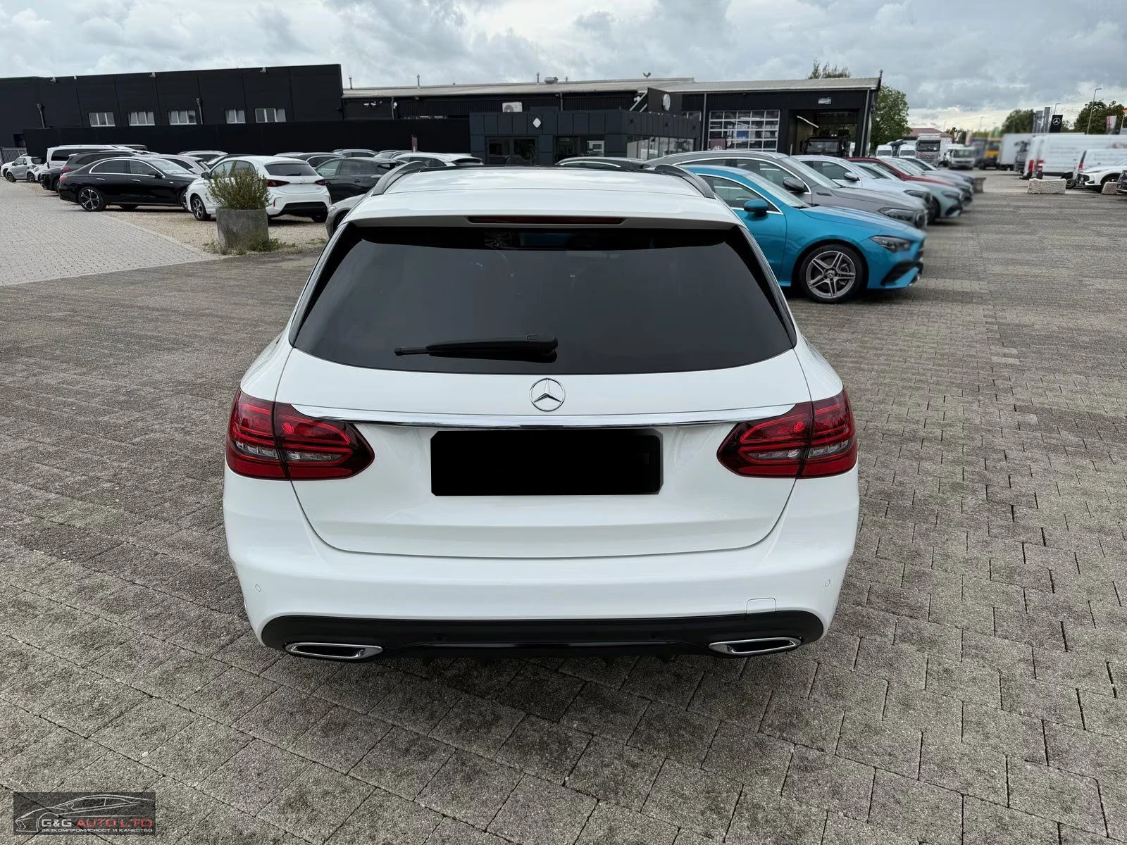 Mercedes-Benz C 220 d/AMG/194HP/DISTR/PANO/360/BURM/HUD/CARPLAY/806f - изображение 6