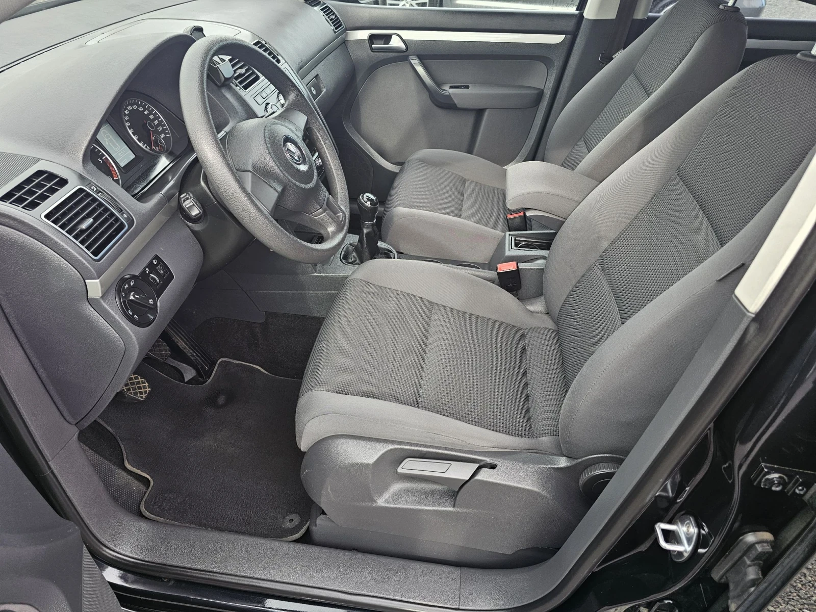 VW Touran 1.6TDI 6CK. NAVI! | Mobile.bg � ����������� 9