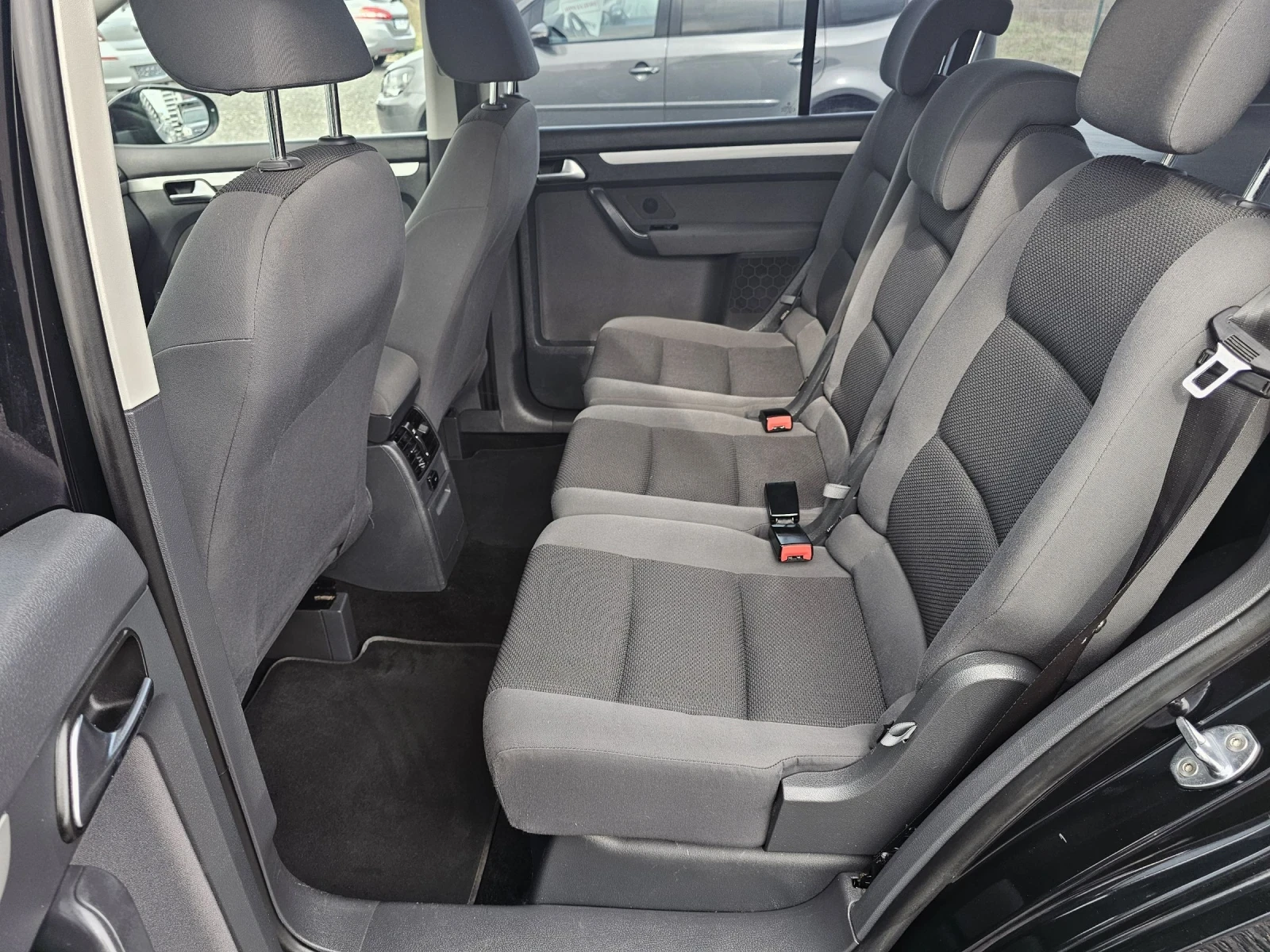 VW Touran 1.6TDI 6CK. NAVI! | Mobile.bg � ����������� 10