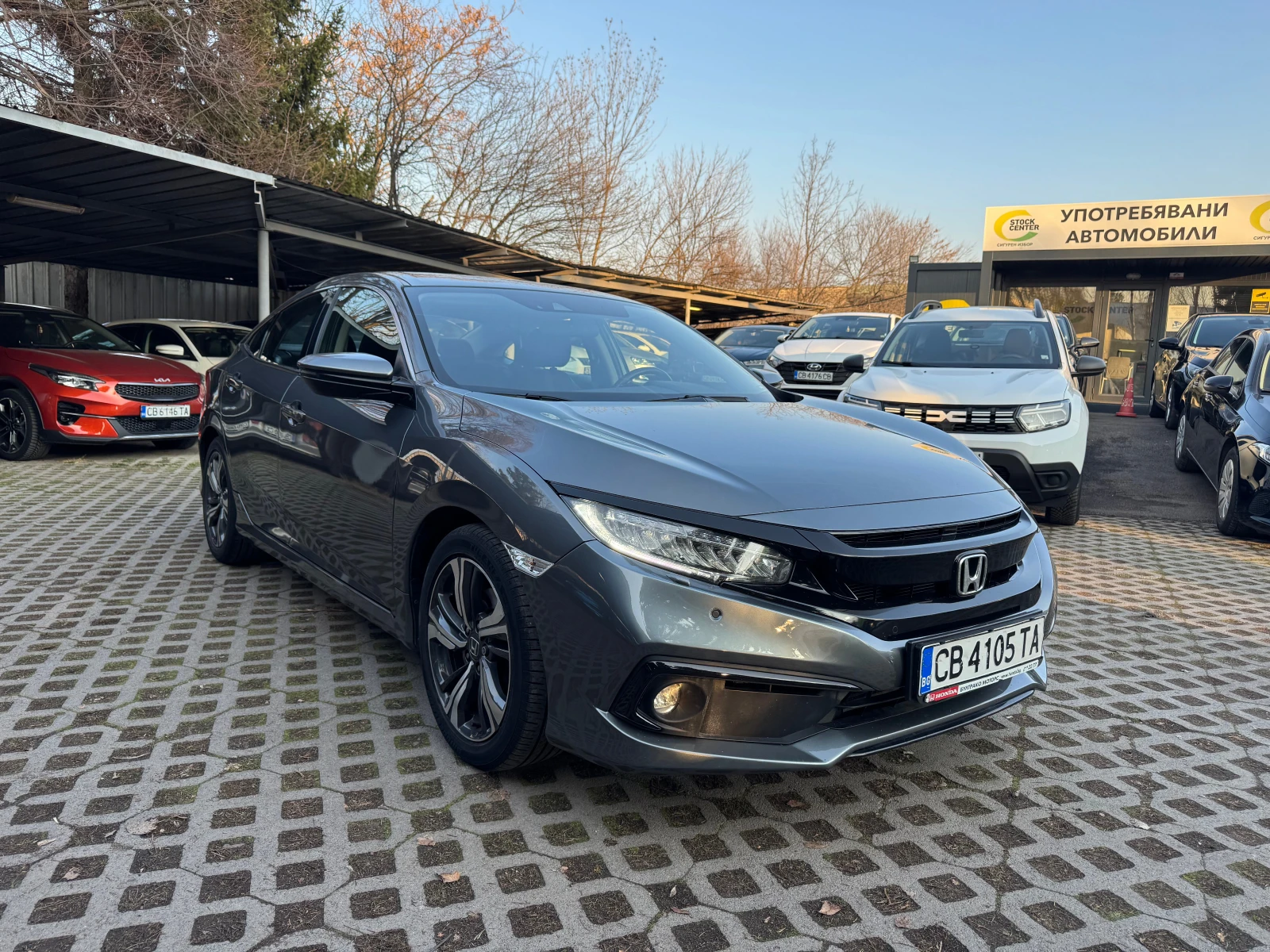 Honda Civic 1.5 VTEC 6MT, снимка 3 - Автомобили и джипове - 53738060