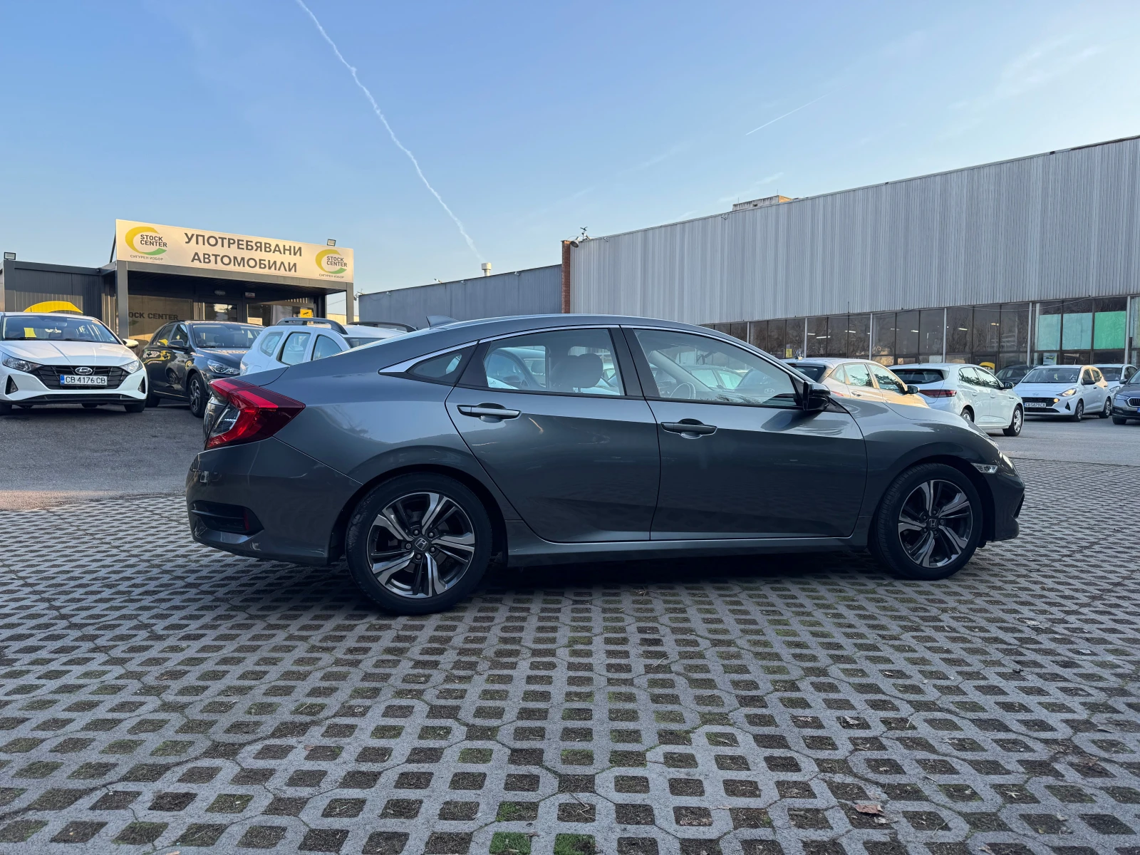 Honda Civic 1.5 VTEC 6MT, снимка 4 - Автомобили и джипове - 53738060